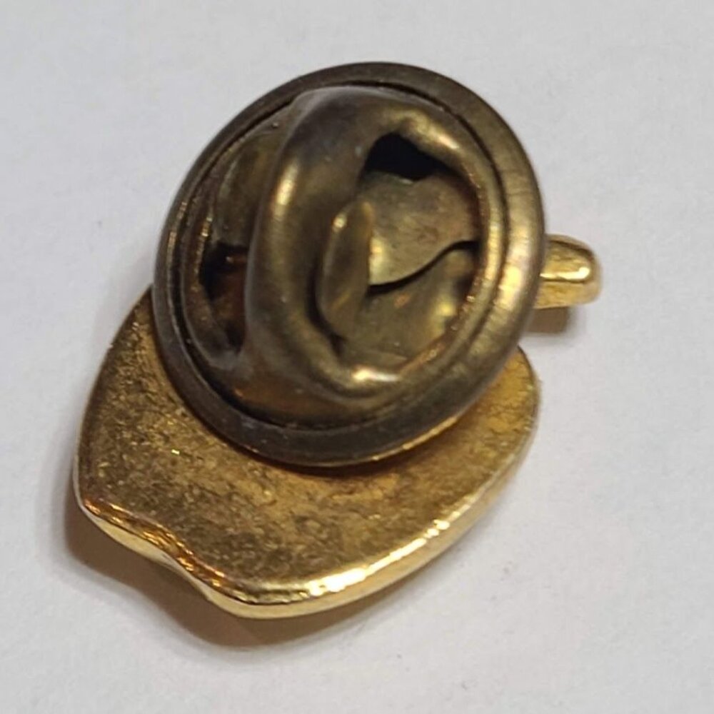 Vintage Gold Tone Apple Lapel Pin Teacher Appreciation Tie Tack Jewelry - Picture 3 of 5